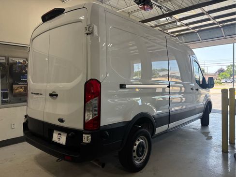 Used 2024 Ford Transit 250 148 Medium Roof RWD image 10