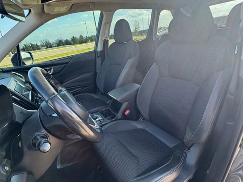 Used 2021 Subaru Forester Premium image 40