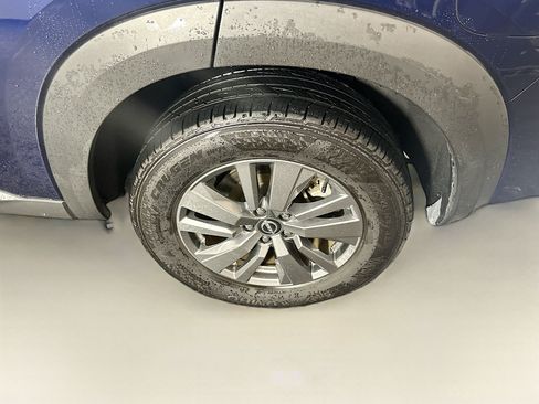 Used 2025 Nissan Pathfinder SV AWD/4WD image 11