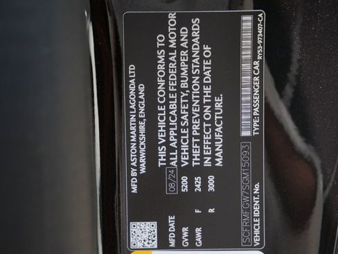 Used 2025 Aston Martin DB12 Convertible RWD image 31