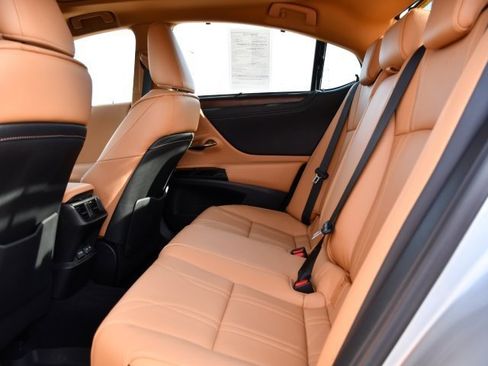 Certified 2023 Lexus ES 350 Ultra Luxury image 18