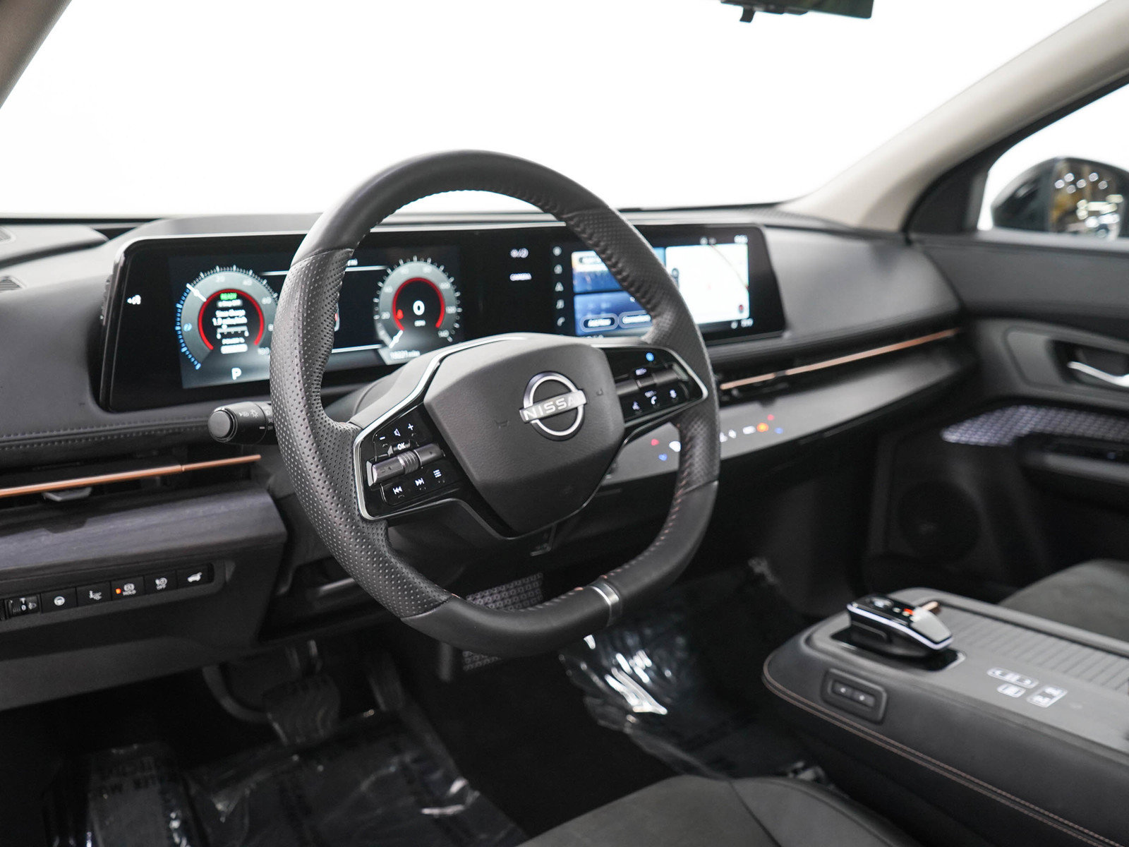 Used 2024 Nissan Ariya AWD image 27