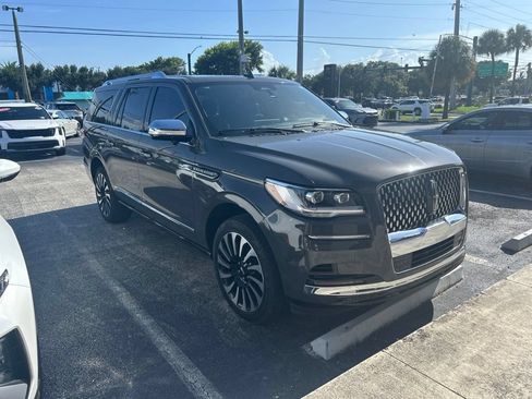 Used 2023 Lincoln Navigator L Black Label AWD/4WD image 3