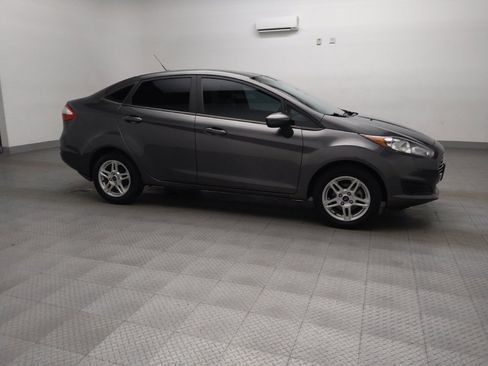 Used 2018 Ford Fiesta SE image 11