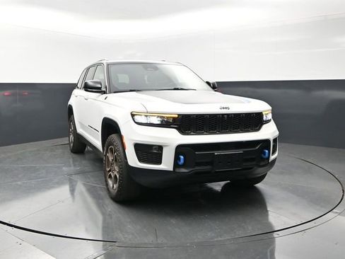 Used 2023 Jeep Grand Cherokee Trailhawk w/ Luxury Tech Group III AWD/4WD image 5