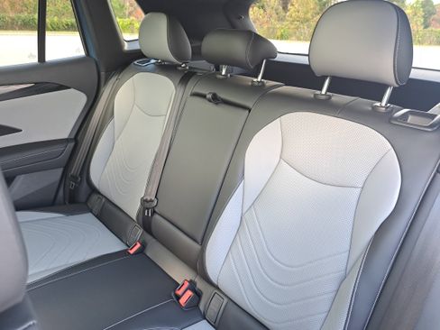 New 2026 Volkswagen Tiguan SE R-Line FWD image 14