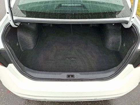 Used 2024 Nissan Altima 2.5 SV FWD image 24
