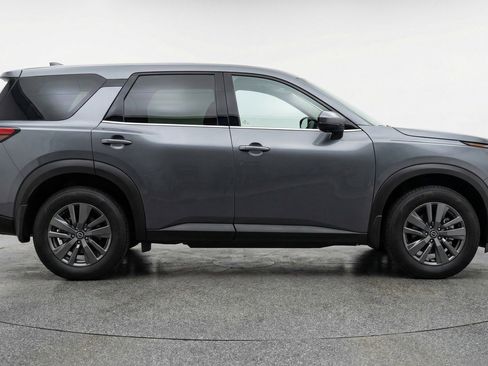 Used 2025 Nissan Pathfinder SV image 11