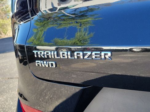 Used 2023 Chevrolet TrailBlazer LT w/ Convenience Package AWD/4WD image 6