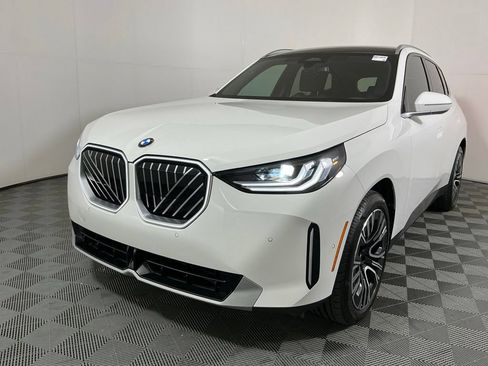 Used 2025 BMW X3 xDrive30i w/ Convenience Package AWD/4WD image 2
