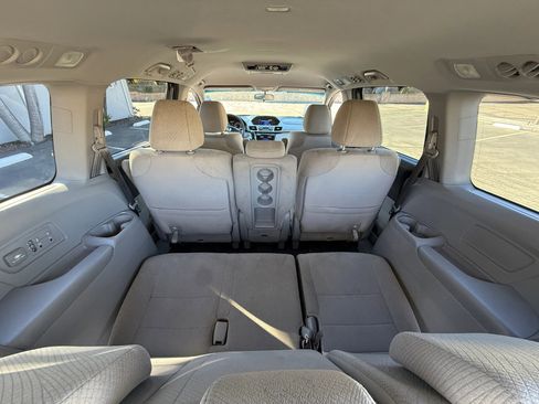 Used 2016 Honda Odyssey SE image 16
