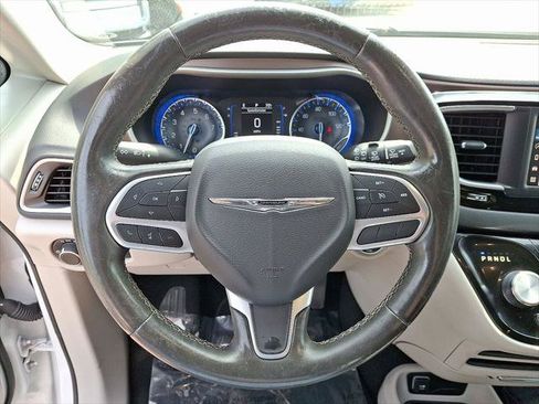 Certified 2023 Chrysler Voyager LX FWD image 18