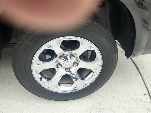 Used 2017 RAM 1500 Laramie w/ Convenience Group image 25