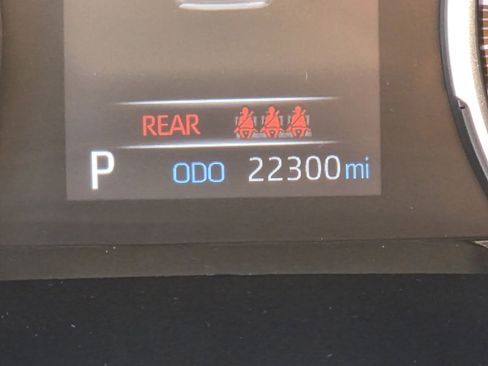 Used 2022 Toyota RAV4 LE image 21