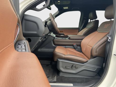 Used 2025 Ford Expedition King Ranch AWD/4WD image 12