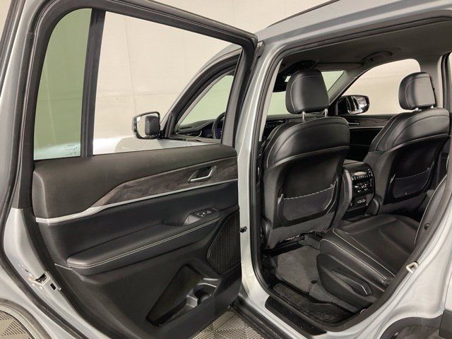 Used 2023 Jeep Grand Cherokee L Limited AWD/4WD image 32