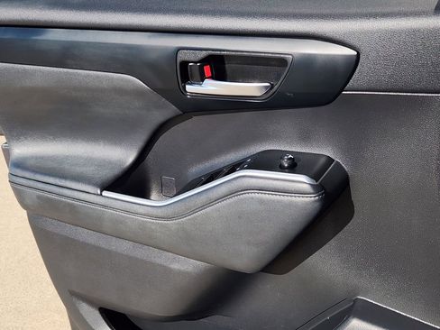 Used 2022 Toyota Highlander XSE image 27