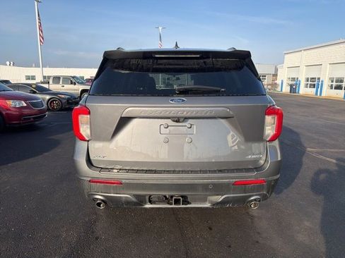Certified 2023 Ford Explorer XLT w/ Equipment Group 202A image 4