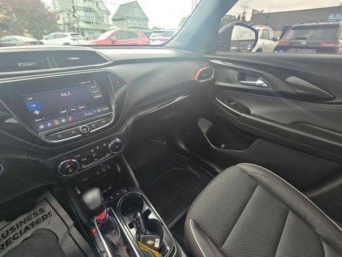 Used 2022 Chevrolet TrailBlazer RS w/ Sun and Liftgate Package AWD/4WD image 11