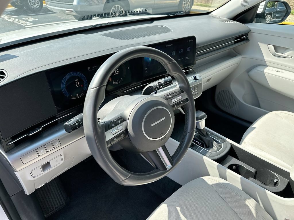 Used 2025 Hyundai Kona SEL FWD image 10