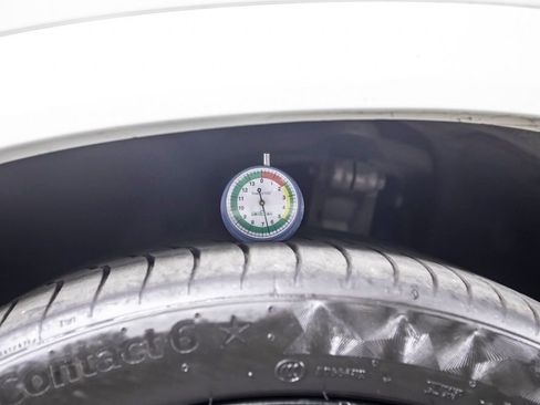 Used 2023 BMW X6 xDrive40i w/ Executive Package image 47