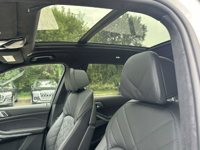 Used 2026 BMW X7 xDrive40i AWD/4WD image 27