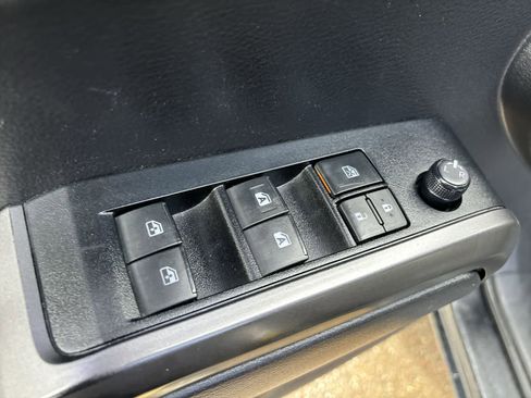 Used 2021 Toyota Tacoma TRD Sport w/ TRD Premium Sport Package image 7