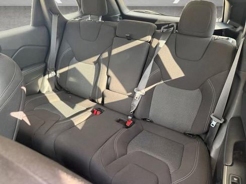 Used 2021 Jeep Cherokee Latitude image 22