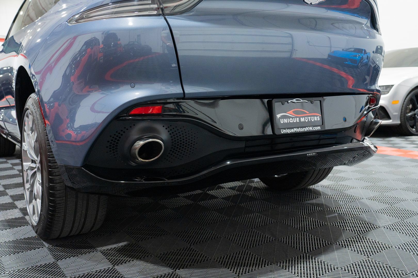 Used 2021 Aston Martin DBX AWD/4WD image 10