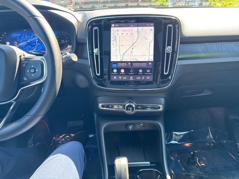 Used 2023 Volvo XC40 Recharge Ultimate AWD/4WD image 18