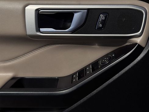 Used 2020 Ford Explorer XLT w/ Equipment Group 202A image 24