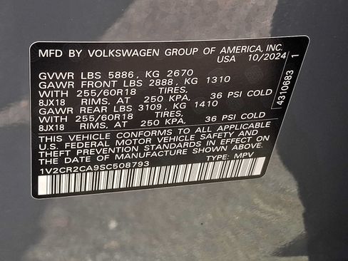Used 2025 Volkswagen Atlas Peak Edition SE AWD/4WD image 25