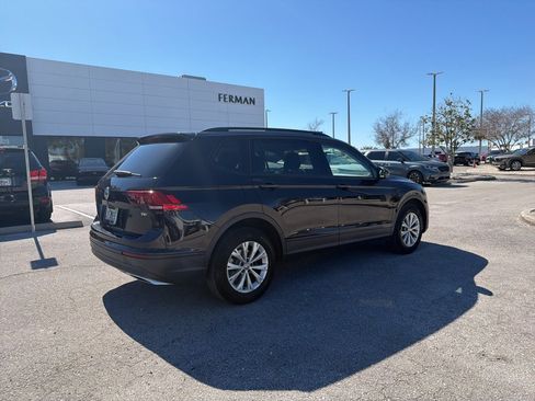 Used 2018 Volkswagen Tiguan S image 9
