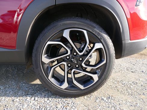 Certified 2024 Chevrolet Trax RS w/ Sunroof Package image 12