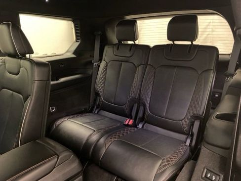 Used 2022 Jeep Grand Cherokee L Summit w/ Luxury Tech Group V AWD/4WD image 26