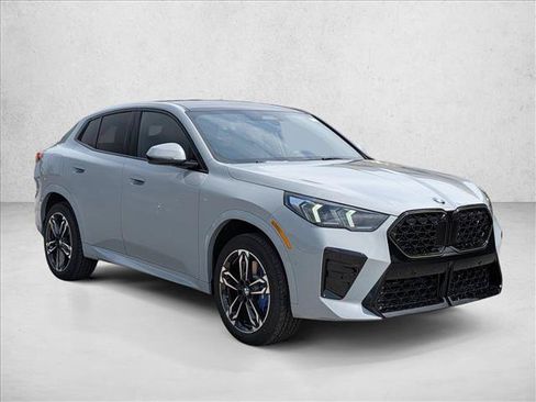 New 2026 BMW X2 xDrive28i AWD/4WD image 7
