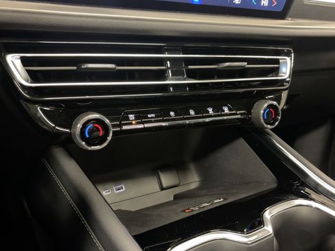 New 2026 Chevrolet Traverse LT w/ Sun and Wheel Package image 26