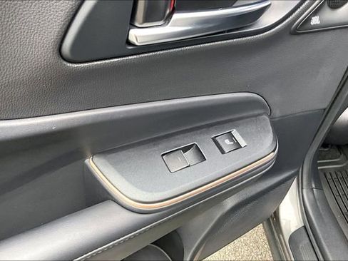 Used 2023 Toyota Crown Limited image 24