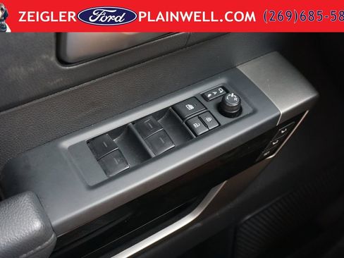 Used 2025 Toyota Tundra Limited AWD/4WD image 26