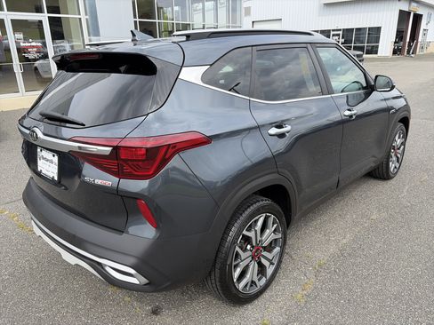 Used 2021 Kia Seltos SX w/ SX Sunroof Package AWD/4WD image 5