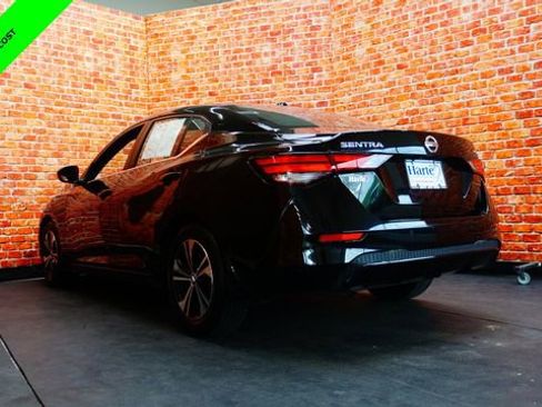 Certified 2022 Nissan Sentra SV FWD image 5