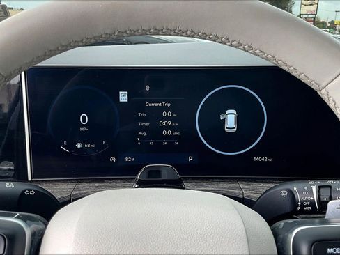 Used 2024 Hyundai Santa Fe Limited image 13