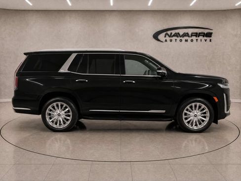 Used 2023 Cadillac Escalade Premium Luxury w/ LPO, Floor Liner Package AWD/4WD image 8