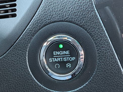 Used 2017 Ford Explorer XLT w/ Equipment Group 202A image 24