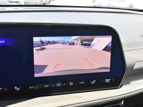 Used 2026 Chevrolet Traverse LT image 21