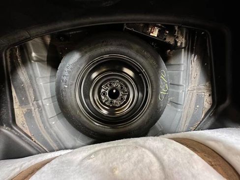 Used 2011 Chrysler 200 S FWD image 24