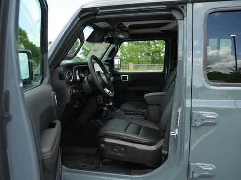 New 2026 Jeep Wrangler Unlimited Sahara AWD/4WD image 10