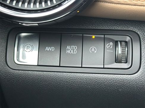 Used 2026 Chevrolet Equinox ACTIV w/ Convenience Package III image 32