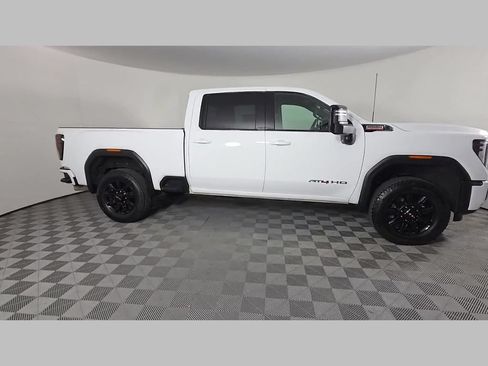 Used 2025 GMC Sierra 2500 AT4 AWD/4WD image 36