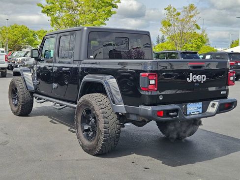 Used 2020 Jeep Gladiator Overland AWD/4WD image 4